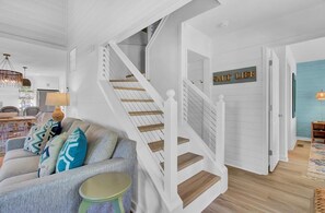 智能電視、乒乓球設施