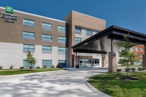 Exterior - Holiday Inn Express and Suites Alton St Louis Area by IHG (Alton)