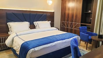 Deluxe Room | Premium bedding, pillowtop beds, minibar, in-room safe