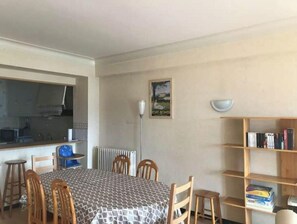 Dining - Appartement Avec Balcon et vue (Font-Romeu-Odeillo-Via)