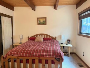 4 bedrooms, WiFi, bed sheets