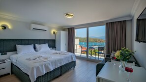 Habitación Deluxe con 1 cama doble o 2 individuales | Escritorio, sistema de insonorización, wifi gratis y ropa de cama