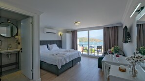 Deluxe Double or Twin Room | Desk, soundproofing, free WiFi, bed sheets - Miralya Rooms (Fethiye)
