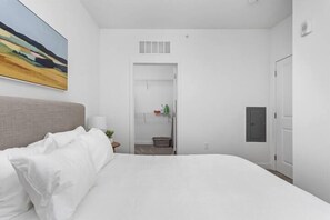 3 habitaciones, tabla de planchar con plancha y wifi gratis 