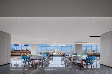 Breakfast served . Holiday Inn Express Mianyang Sci-Tech City by IHG