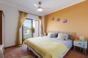 1 slaapkamer, een strijkplank/strijkijzer, wifi, beddengoed