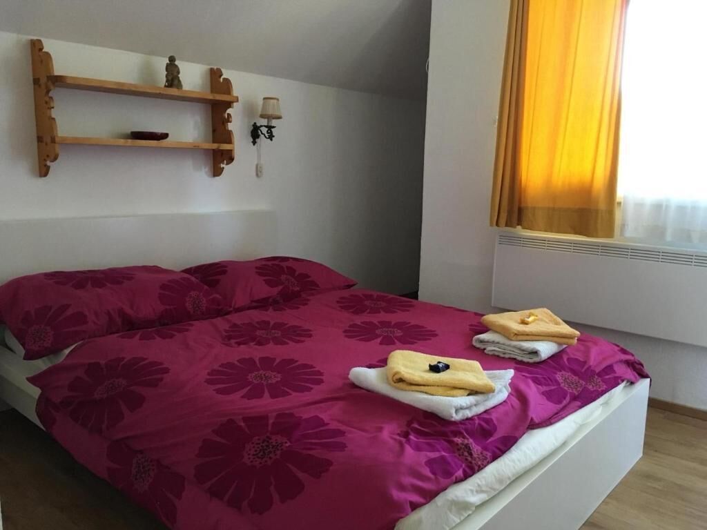 4 chambres, fer et planche à repasser, draps fournis