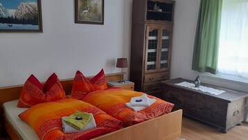 4 chambres, fer et planche Ă  repasser, draps fournis