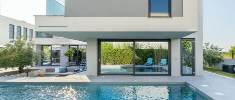 Beheizter Pool