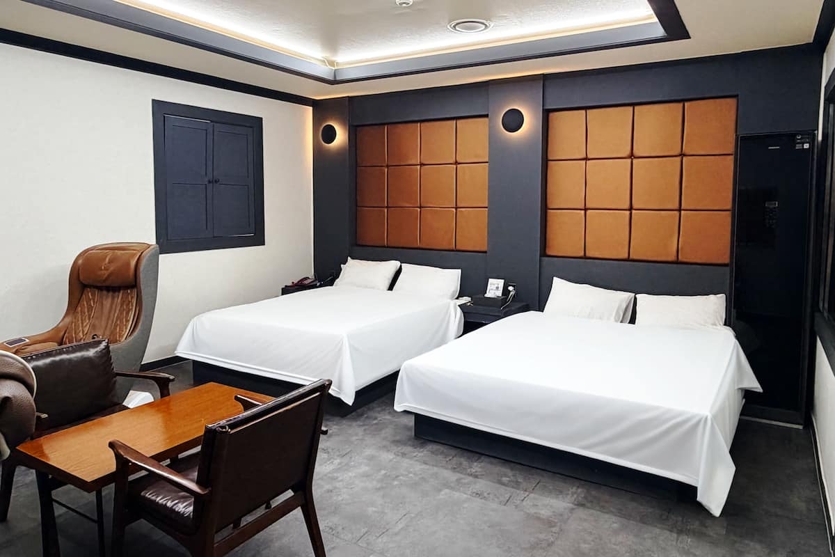 Premier Twin Room | Peralatan tempat tidur hipoalergenik, gebar bulu kapas