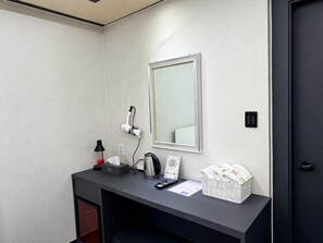 Business Double with Casual Breakfast | Hypo-allergenic bedding, down comforters, free minibar, desk - Hotel Carlton Incheon Airport Juan (Incheon)