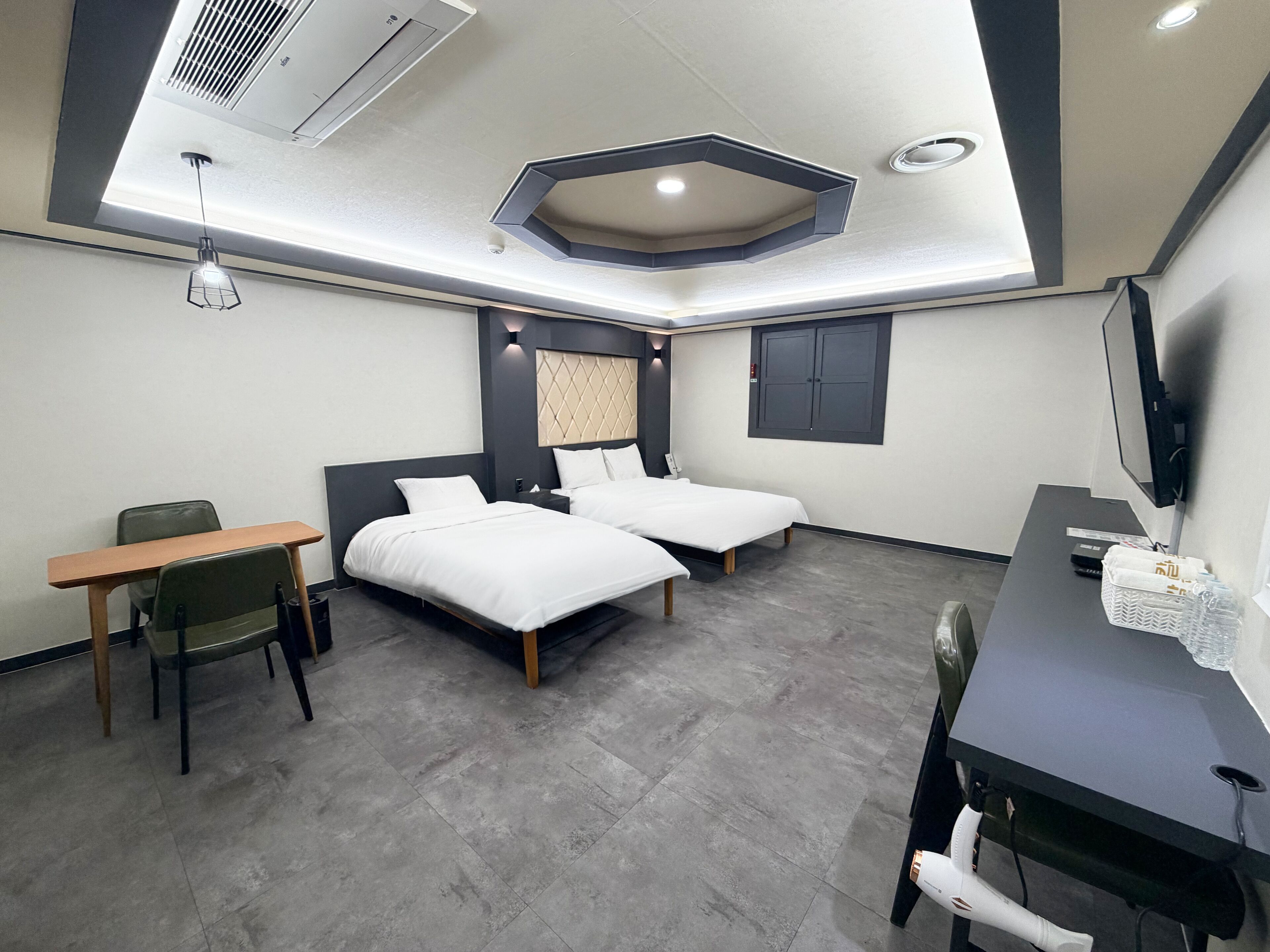 Standard Twin Room | Peralatan tempat tidur hipoalergenik, gebar bulu kapas 