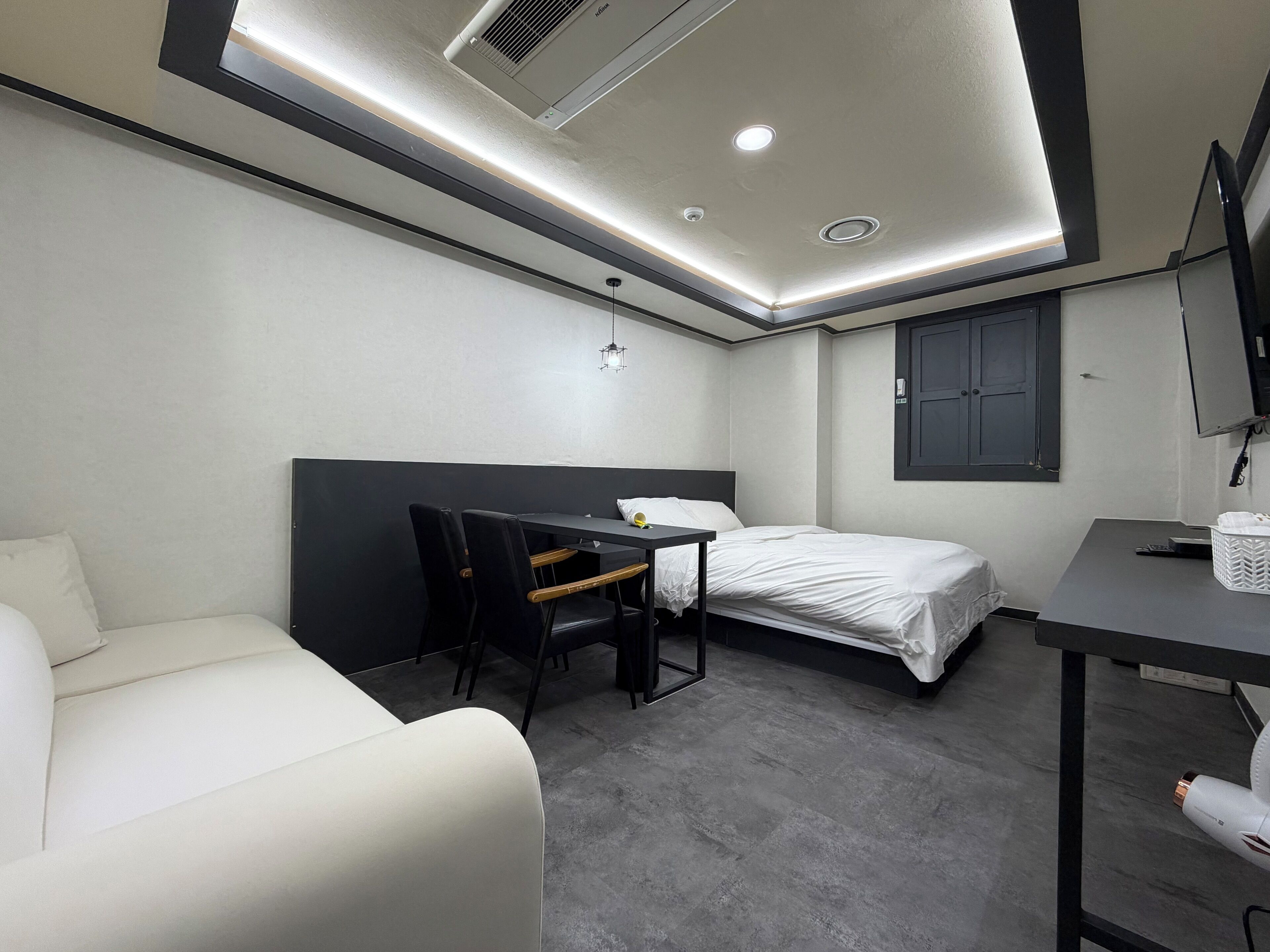 Deluxe Double Room | Peralatan tempat tidur hipoalergenik, gebar bulu kapas 