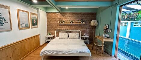 1 bedroom, in-room safe, iron/ironing board, free WiFi