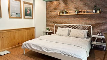 1 bilik tidur, peti besi dalam bilik, seterika/papan seterika