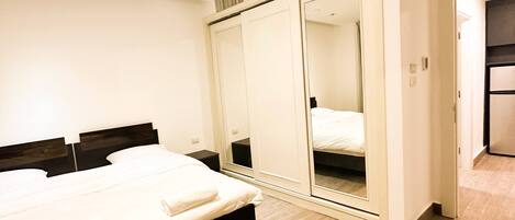 Apartment, 1 Bedroom, Accessible, Smoking | 1 bedroom