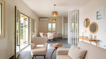 Vila, 5 quartos, sacada, vista para o jardim | Sala de estar