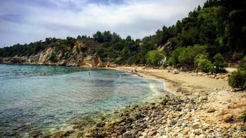 Villa, 2 Bedrooms, Balcony, Garden View | Beach