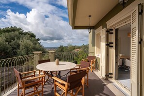 Vila, 5 quartos, sacada, vista para o jardim | Sacada