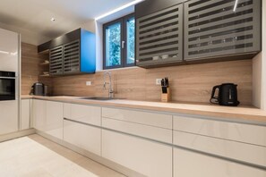 Villa, 5 Bedrooms, Private Pool, City View | Interior - Villa Four Seasons Vrsi (Vrsi)