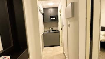 Apartment, 1 Bedroom, Accessible, Smoking | Interior