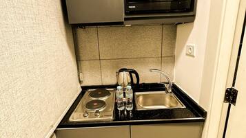 Apartment, 1 Bedroom, Accessible, Smoking | Interior