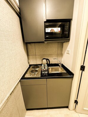 Apartment, 1 Bedroom, Accessible, Smoking | Interior