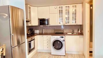 Apartment, 1 Bedroom, Terrace, Garden View | Private kitchen