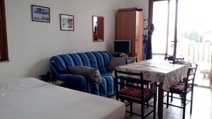 House, Multiple Bedrooms, Smoking, Terrace - Studio Facing the sea Funtan Meiga (Cabras)