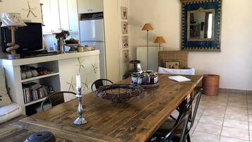 Vila, 2 kamar tidur, Boleh Merokok, balkon | Tempat makan