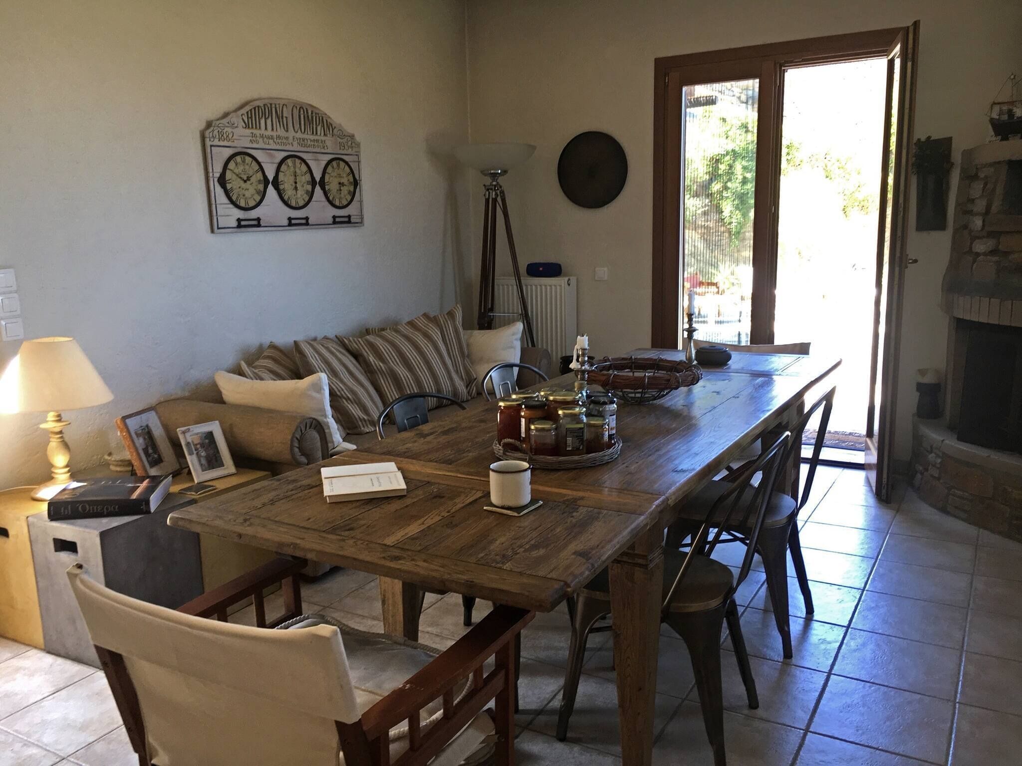 Villa, 2 Bedrooms, Smoking, Balcony | Dining