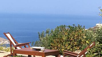 Villa, 2 Bedrooms, Smoking, Balcony | Property grounds