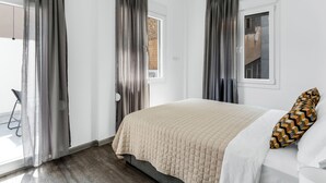 Unclassified image, 4 of 20, button - Sanders Center - Cozy Studio Apt With Balcony (Athens)