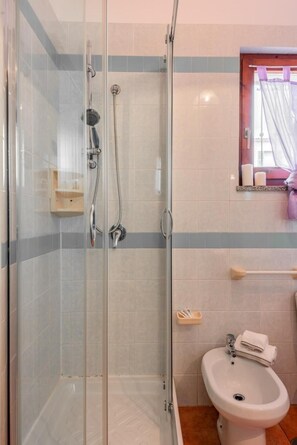 Apartment, 1 Bedroom, Balcony | Bathroom - Glorious Residence Le Pavoncelle 1 Bedroom Sleeps 4 Plus a Child bed Possible (Santa Teresa di Gallura)