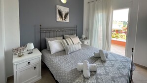 House, 3 Bedrooms, Balcony, Garden View
