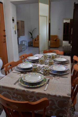 Apartment, 1 Schlafzimmer, Raucher, Balkon | Speisen