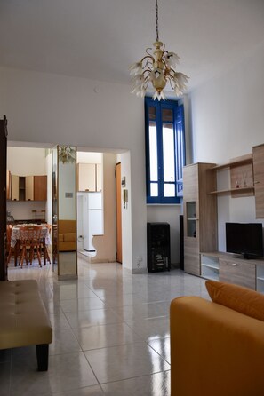 Apartment, 1 Schlafzimmer, Raucher, Balkon | Wohnbereich