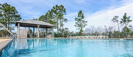 House, 3 Bedrooms, Smoking, Balcony | Pool