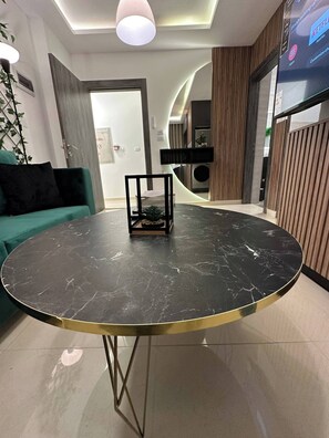 Apartment, 1 Bedroom, Accessible, Smoking | Living room