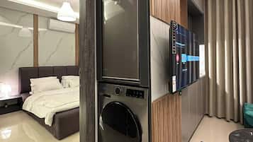 Apartment, 1 Bedroom, Accessible, Smoking | Room amenity