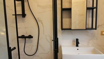 Villa, 3 Bedrooms, Balcony, Garden View | Bathroom