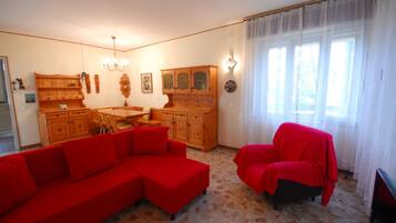 Villa - 2 soveværelser - terrasse - udsigt til have | Opholdsområde