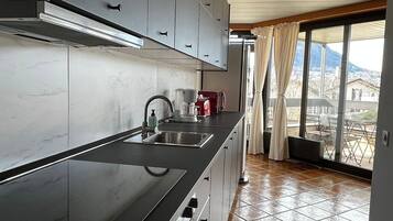 Apartment, 2 Schlafzimmer, Balkon, Seeblick | Innenbereich
