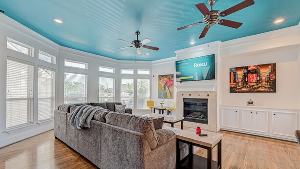 Apartment, 3 Bedrooms, Balcony, City View | Interior - Vibrant Haven With Rooftop Patio (Houston)