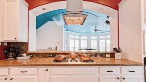 Apartment, 3 Bedrooms, Balcony, City View | Private kitchen - Vibrant Haven With Rooftop Patio (Houston)