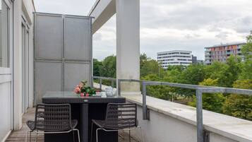 Deluxe Apartment | Terrace/patio