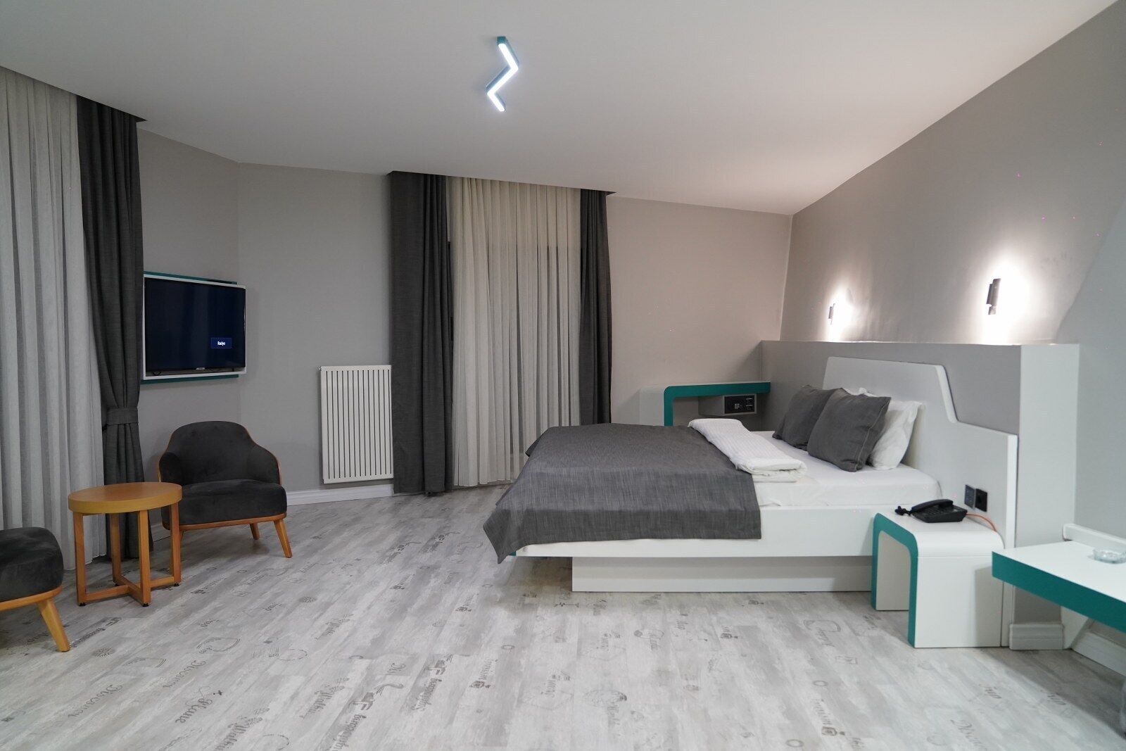 Panoramic Room, 1 King Bed, Air conditioning, City View