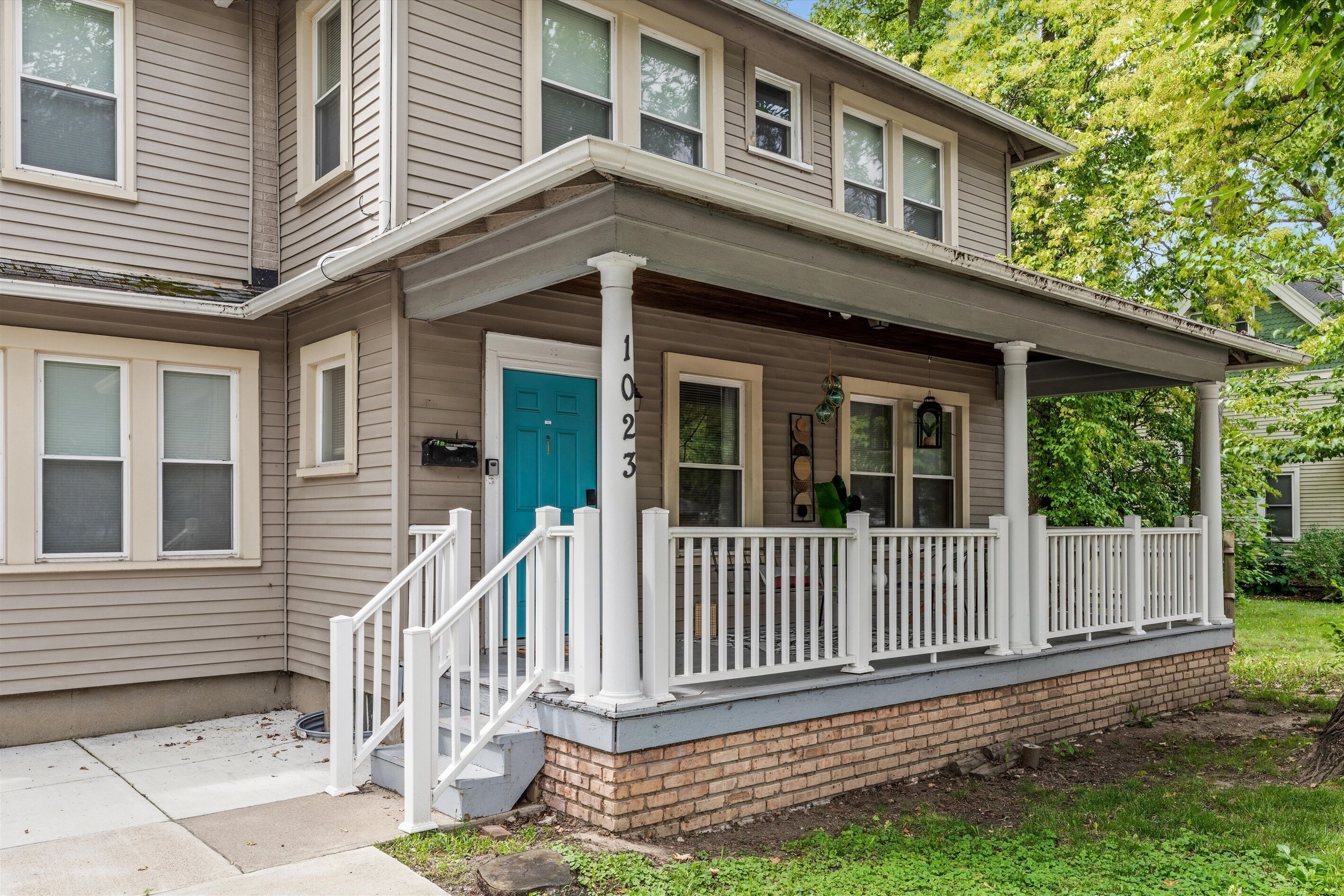 Recently Remodeled and Sunlit Apartment Near EMU 1