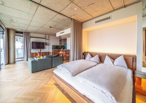 Apartment (HOME) | 1 bedroom, premium bedding, in-room safe, desk - The Zipper Hotel & Apartments (Düsseldorf)