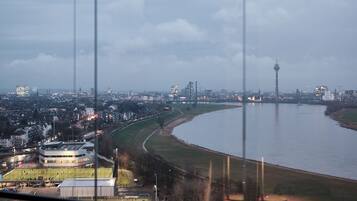 Apartment (SKYLINE, Floor 10-17) | Terrasse/Patio